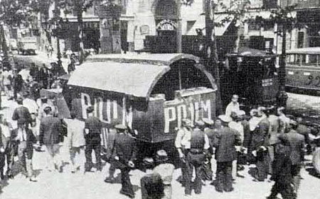 Présence du POUM dans les rues de Barcelone